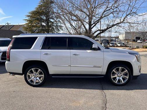 2017 Cadillac Escalade Luxury