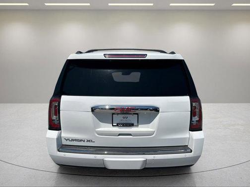 Summit White 2019 GMC Yukon XL Denali