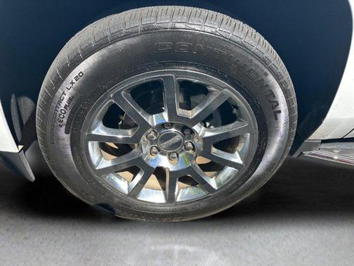 Summit White 2019 GMC Yukon XL Denali