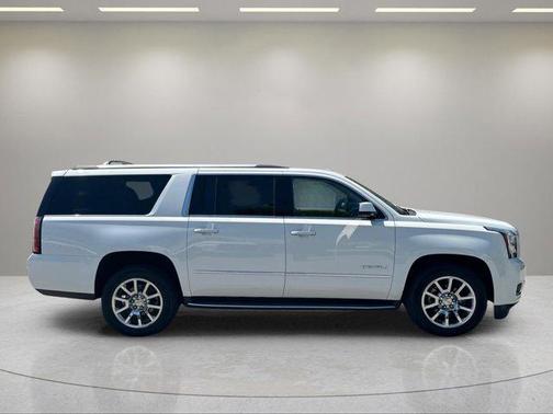 Summit White 2019 GMC Yukon XL Denali