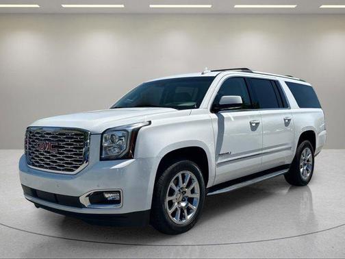 Summit White 2019 GMC Yukon XL Denali