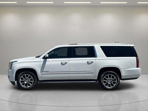 Summit White 2019 GMC Yukon XL Denali