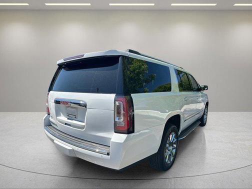 Summit White 2019 GMC Yukon XL Denali