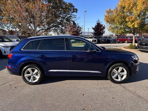 2022 Audi Q7 45 Premium Plus