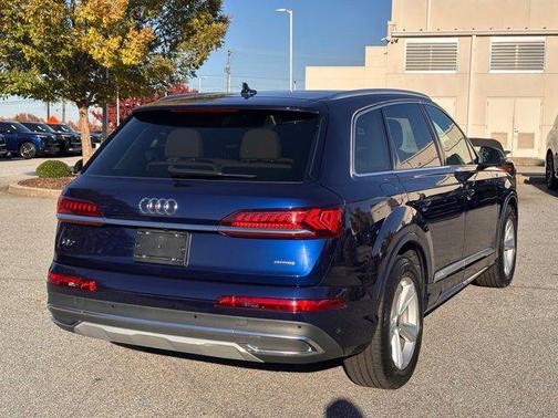 2022 Audi Q7 45 Premium Plus