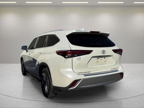 Blizzard Pearl 2021 Toyota Highlander Platinum