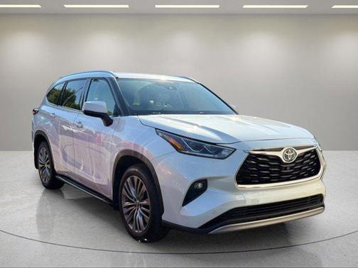 Blizzard Pearl 2021 Toyota Highlander Platinum