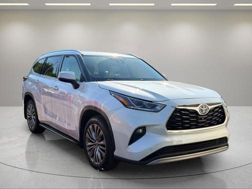 Blizzard Pearl 2021 Toyota Highlander Platinum
