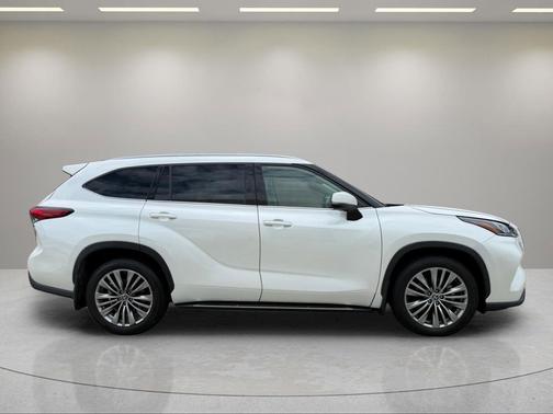 Blizzard Pearl 2021 Toyota Highlander Platinum