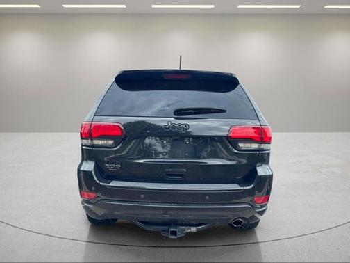 Diamond Black Crystal Pearlcoat 2017 Jeep Grand Cherokee Altitude