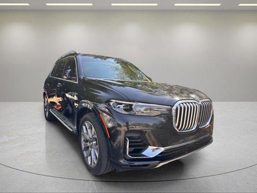 Black Sapphire Metallic 2020 BMW X7 xDrive40i