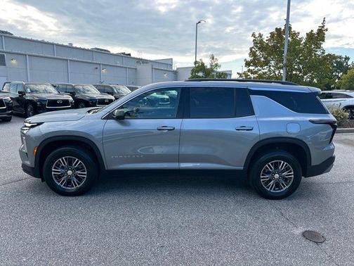 2024 Chevrolet Traverse LT