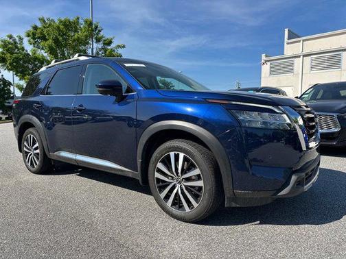 2024 Nissan Pathfinder Platinum FWD