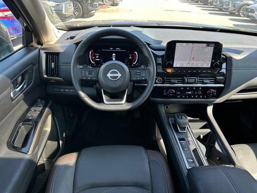 2024 Nissan Pathfinder Platinum FWD