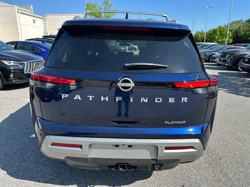 2024 Nissan Pathfinder Platinum FWD
