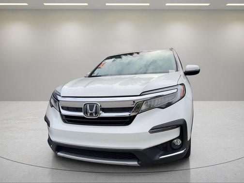 Platinum White Pearl 2021 Honda Pilot Touring 8-Passenger