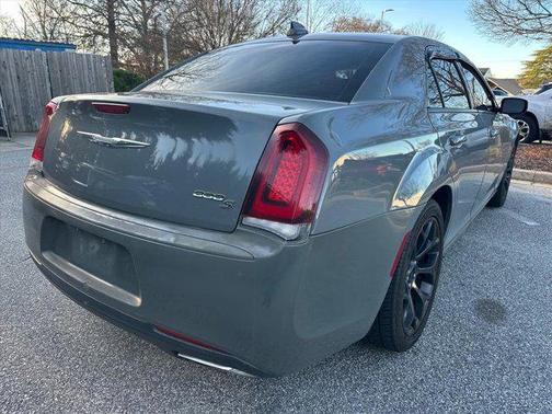 2019 Chrysler 300 S