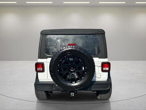 Bright White Clearcoat 2018 Jeep Wrangler Unlimited Sport