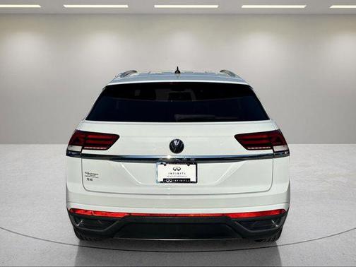 Pure White 2021 Volkswagen Atlas Cross Sport 2.0T SE w/Technology