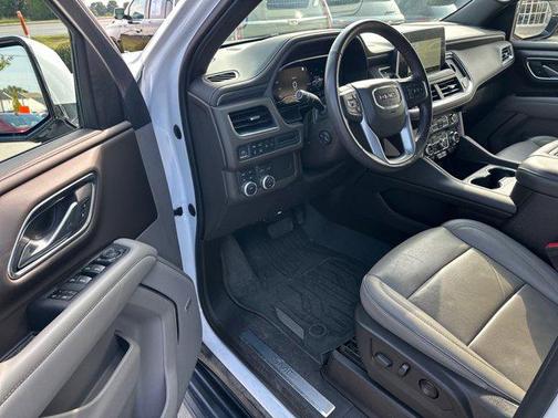 2022 GMC Yukon XL SLT