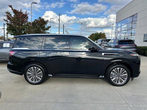 2025 INFINITI QX80 SENSORY AWD