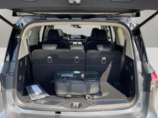 Dynamic Metal 2027 INFINITI QX80 Luxe