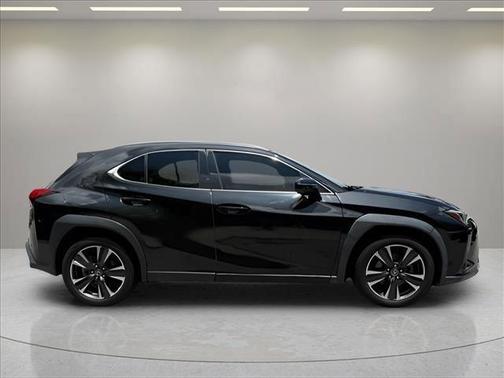 Caviar 2020 Lexus UX 200 Base