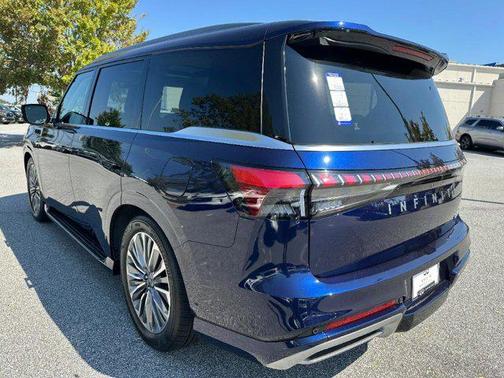 2025 INFINITI QX80 Luxe