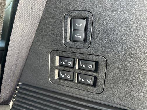 2025 INFINITI QX80 SENSORY AWD