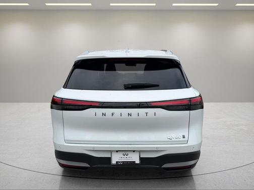 Radiant White 2027 INFINITI QX60 LUXE AWD