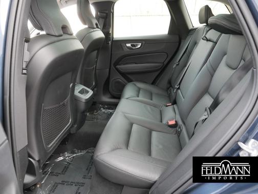 2024 Volvo XC60 B5 Plus Dark Theme