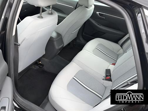 Phantom Black 2022 Hyundai SONATA SE