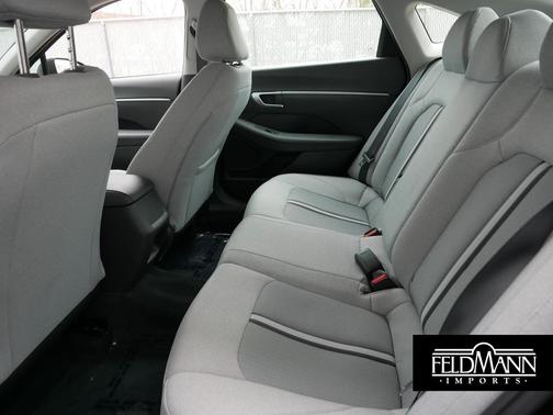 Phantom Black 2022 Hyundai SONATA SE