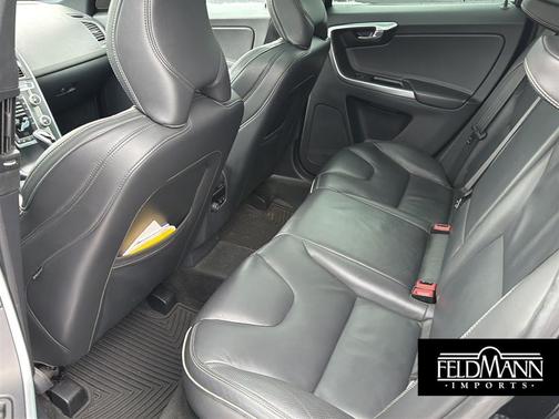 2017 Volvo XC60 T6 R-Design