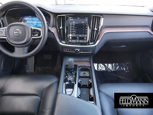 2024 Volvo S60 B5 Plus Dark Theme