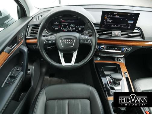 2022 Audi Q5 45 S line Premium Plus