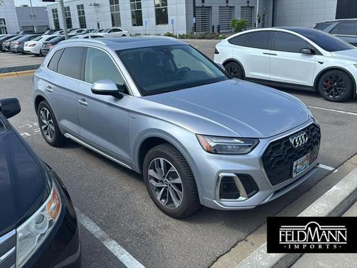 2022 Audi Q5 45 S line Premium Plus