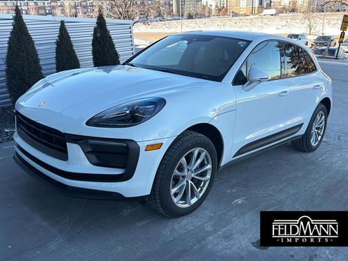 2022 Porsche Macan AWD