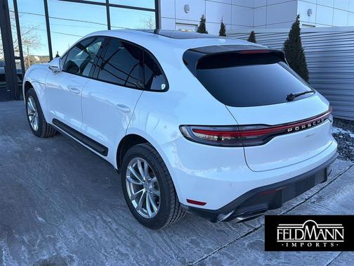 2022 Porsche Macan AWD