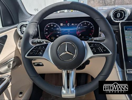 Obsidian Black Metallic 2026 Mercedes-Benz GLC 300 4MATIC