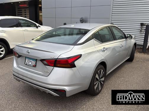 2022 Nissan Altima 2.5 SV