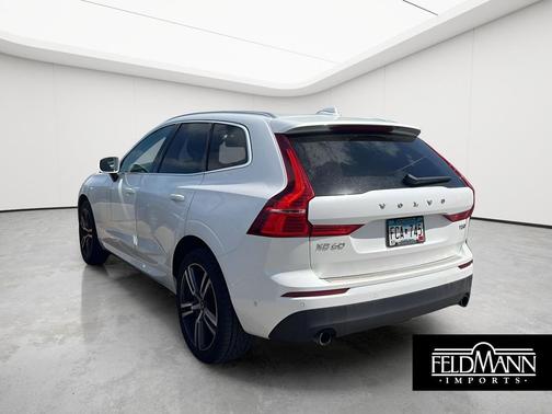 Crystal White Metallic 2018 Volvo XC60 T5 Momentum