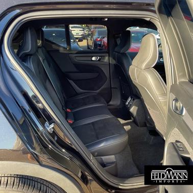 2021 Volvo XC40 T5 R-Design