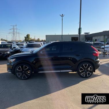 2021 Volvo XC40 T5 R-Design