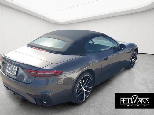 Grigio Maratea Matte 2024 Maserati GranCabrio Trofeo