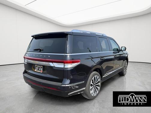 Infinite Black Metallic Clearcoat 2023 Lincoln Navigator Reserve