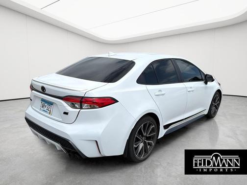 Super White 2022 Toyota Corolla SE