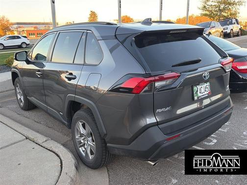 2022 Toyota RAV4 Hybrid XLE