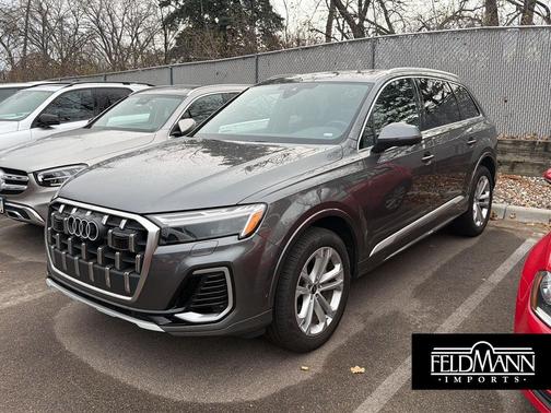 2025 Audi Q7 55 Premium Plus