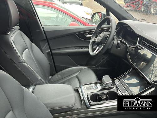 2025 Audi Q7 55 Premium Plus